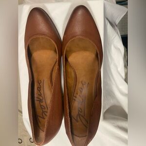 Zodiac Women's Tan Leather Heels